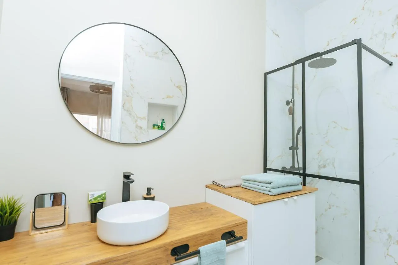Apartment Amazing Renovated Pool View Apt, Aircon, 2 Min To Fanabe Beach