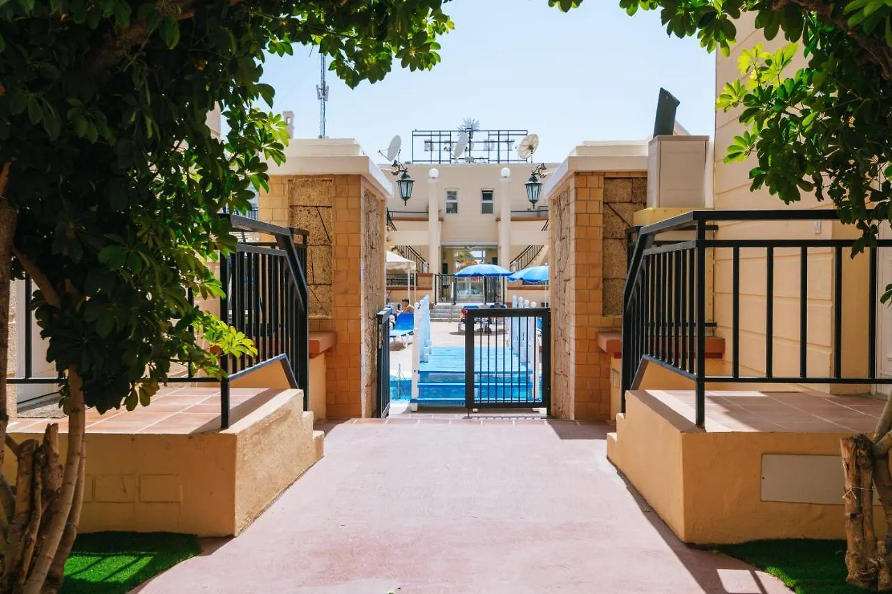 Apartment Amazing Renovated Pool View Apt, Aircon, 2 Min To Fanabe Beach