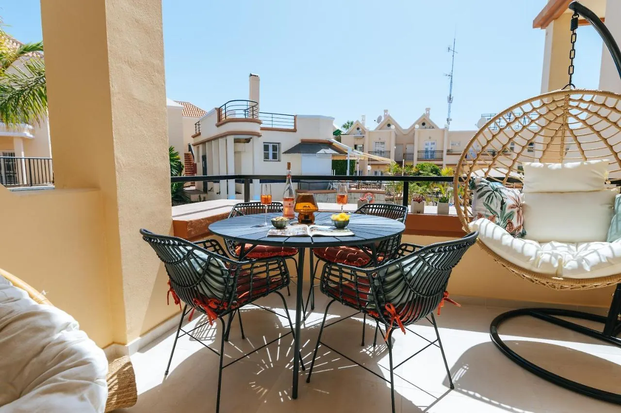 Amazing Renovated Pool View Apt, Aircon, 2 Min To Fanabe Beach 0*, Costa Adeje (Tenerife)